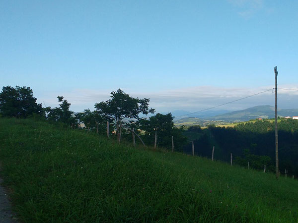 Entorno natural y vistas desde barrio Elkano en Aia
